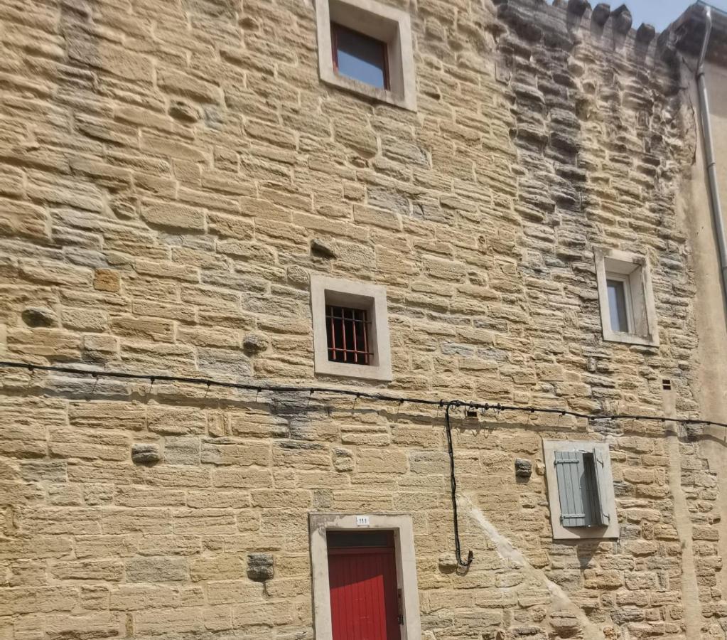 Petit Appart Entier Au Coeur Des Remparts - Netfix Et Connection Fibre Gratuits Carpentras Exteriér fotografie