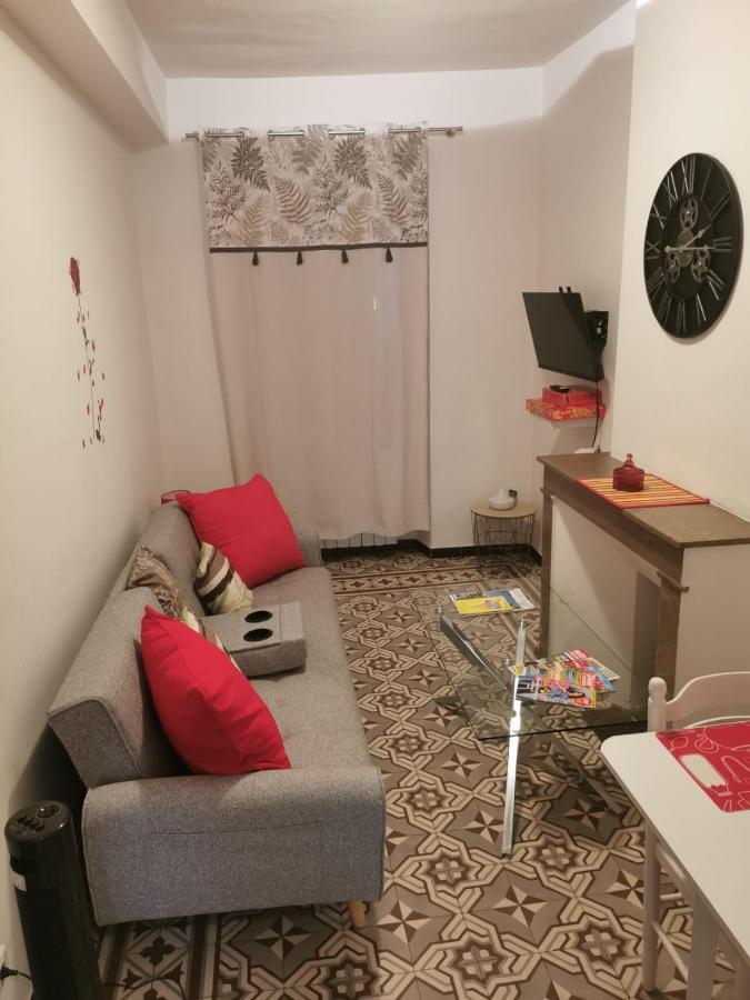 Petit Appart Entier Au Coeur Des Remparts - Netfix Et Connection Fibre Gratuits Carpentras Exteriér fotografie